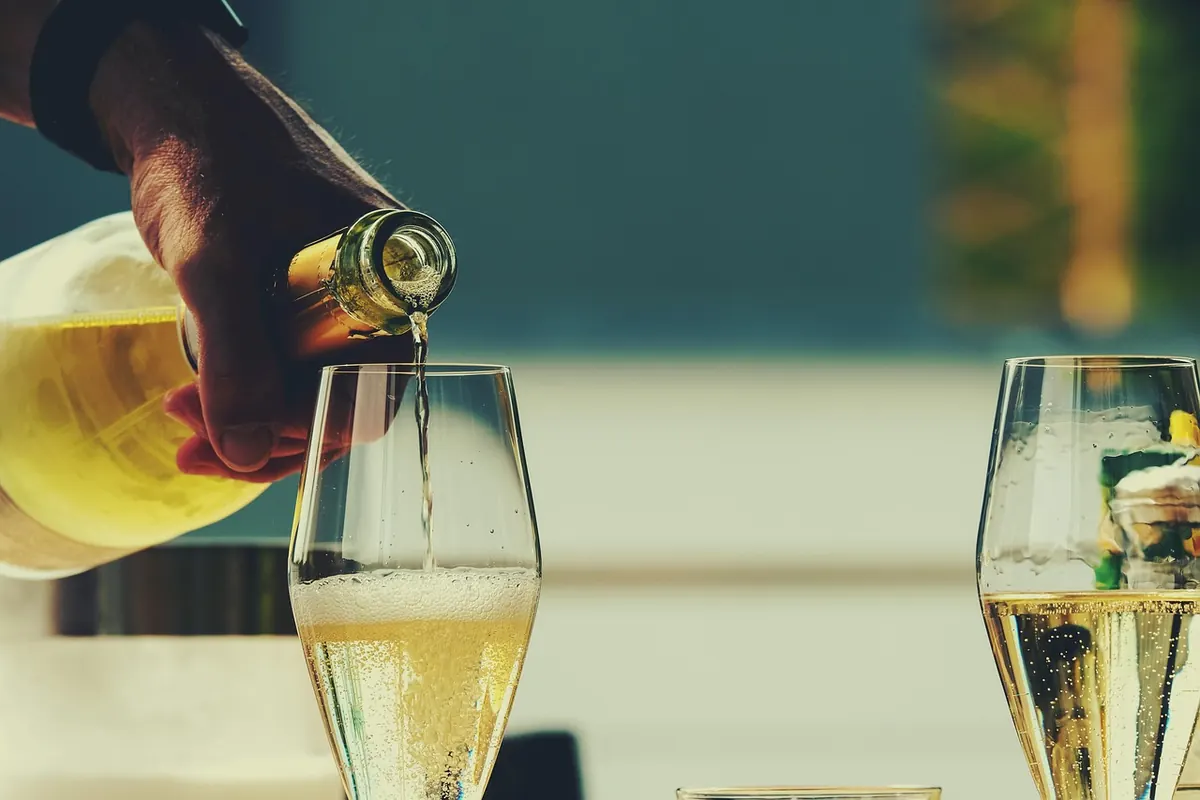 English Sparkling Wine vs Champagne: What's the Difference?